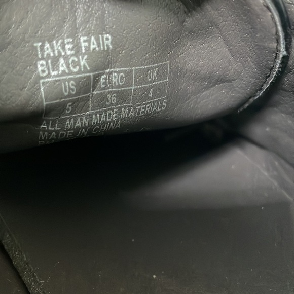 Kenneth Cole black wingtips - Picture 9 of 9